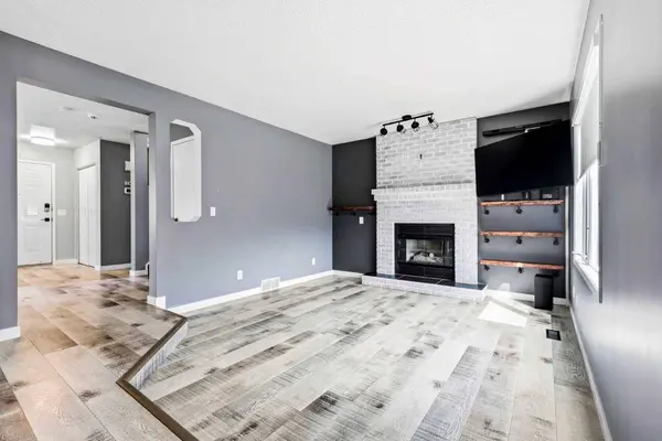 212 Harvest Wood WAY NE, Calgary, AB T3K 3X7
