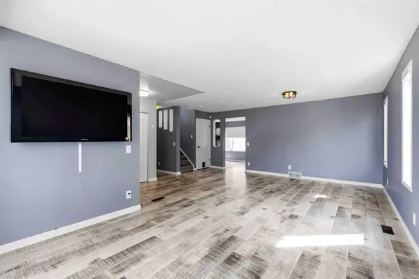 212 Harvest Wood WAY NE, Calgary, AB T3K 3X7