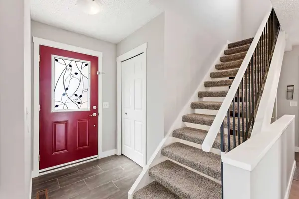 1240 Meadowbrook DR SE, Airdrie, AB T4A 1W5