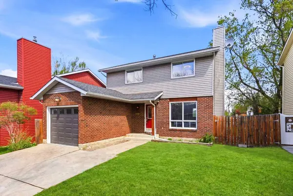 1240 Meadowbrook DR SE, Airdrie, AB T4A 1W5
