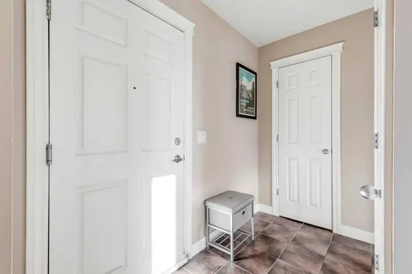990 Centre AVE NE #536, Calgary, AB T2E 2M9