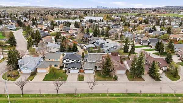 212 Harvest Wood WAY NE, Calgary, AB T3K 3X7