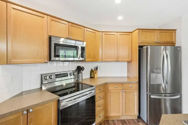 180 Eversyde BLVD SW, Calgary, AB T2Y0B3