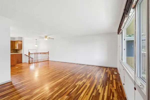 1251 Hunterquay HL NW, Calgary, AB T2K 4T3
