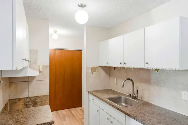 6464 Travois CRES NW #207, Calgary, AB T2K 3S9