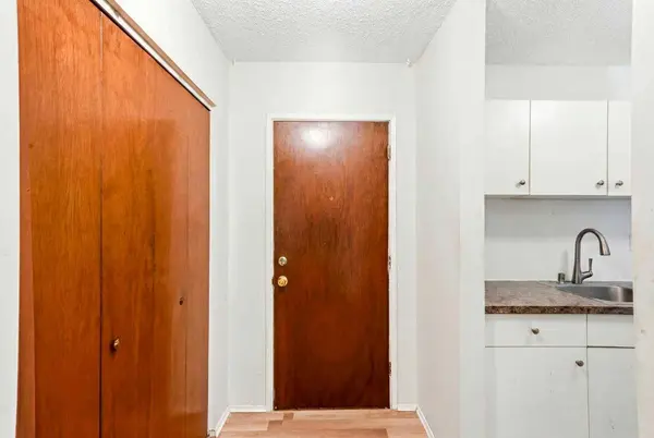 6464 Travois CRES NW #207, Calgary, AB T2K 3S9
