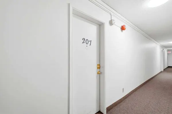 6464 Travois CRES NW #207, Calgary, AB T2K 3S9