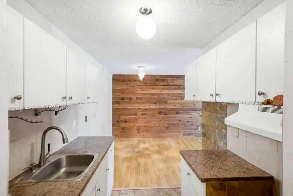 6464 Travois CRES NW #207, Calgary, AB T2K 3S9