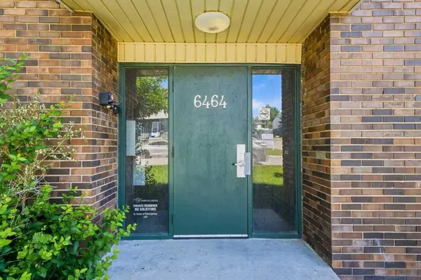 6464 Travois CRES NW #207, Calgary, AB T2K 3S9