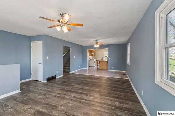 2725 Monroe Street, Omaha, NE 68107