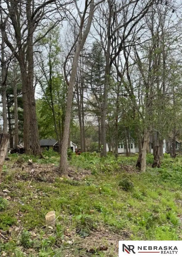 7717 North 39th Street, Omaha, NE 68112