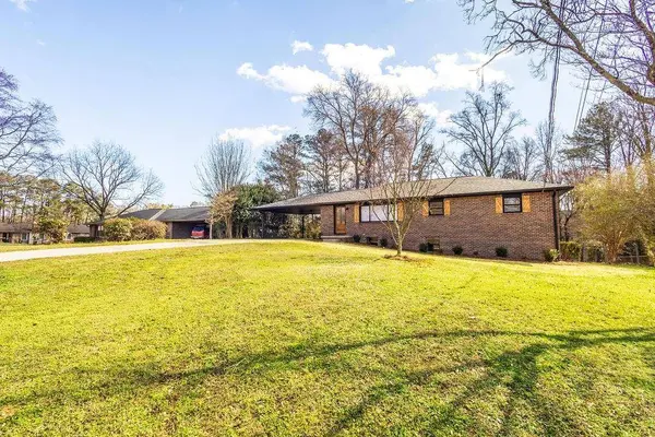 3253 Shadowridge DR SW, Marietta, GA 30008