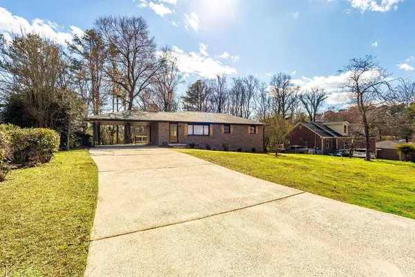 3253 Shadowridge DR SW, Marietta, GA 30008