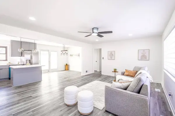 3253 Shadowridge DR SW, Marietta, GA 30008