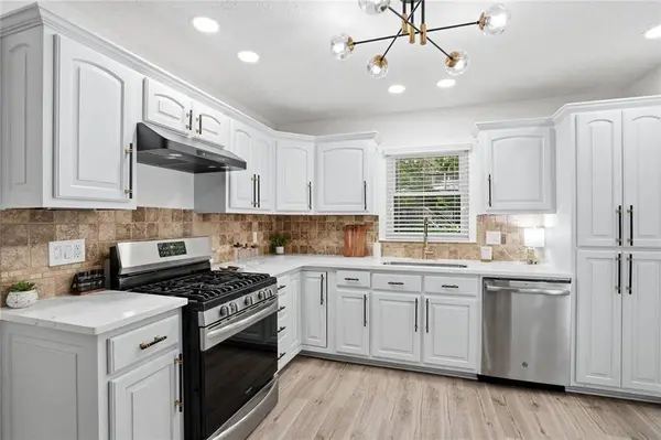 408 Riverlake CT, Woodstock, GA 30188