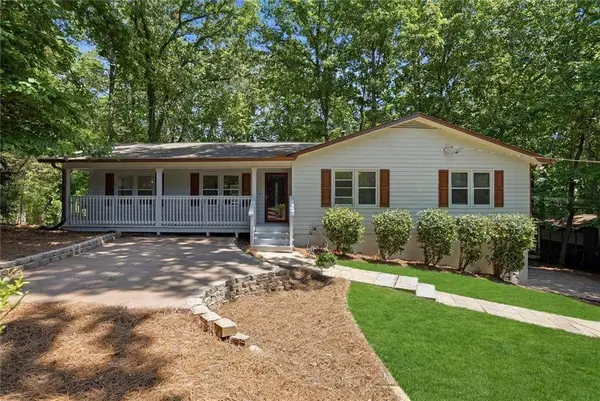 408 Riverlake CT, Woodstock, GA 30188