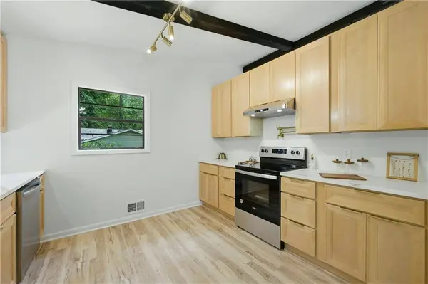 411 Hunters LN, Woodstock, GA 30189