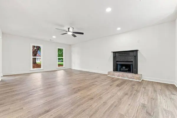 1359 Summit LN NW, Acworth, GA 30102