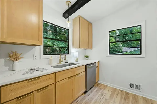 411 Hunters LN, Woodstock, GA 30189