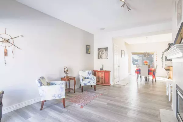 132 Bridlewood VW SW, Calgary, AB T2B 3H4