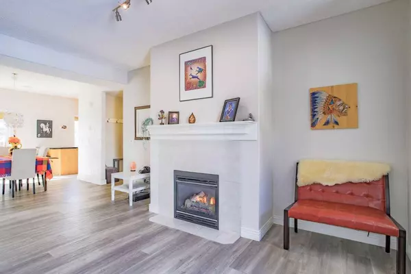 132 Bridlewood VW SW, Calgary, AB T2B 3H4