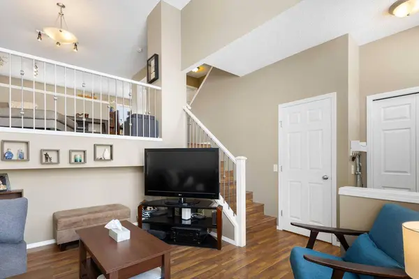 241 Elgin GDNS SE, Calgary, AB T2Z 4T6