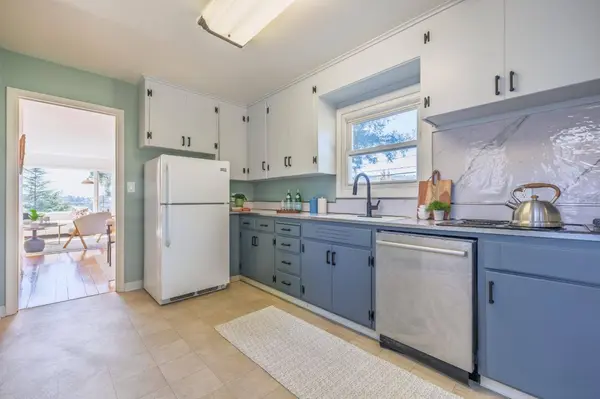 2218 Ewell RD, Belmont, CA 94002