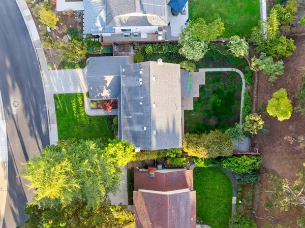 2713 Comstock CIR, Belmont, CA 94002