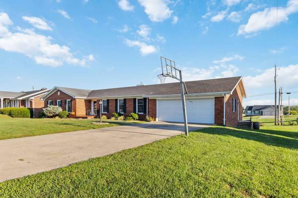 105 Pine Hill Drive, Lancaster, KY 40444