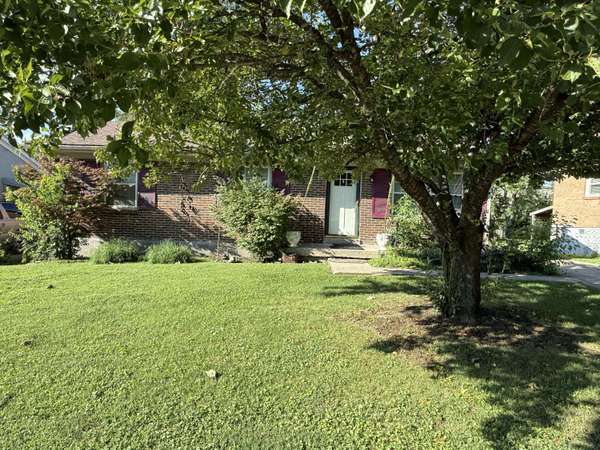 511 Pinewood Drive, Nicholasville, KY 40356