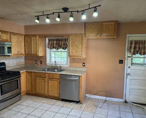511 Pinewood Drive, Nicholasville, KY 40356