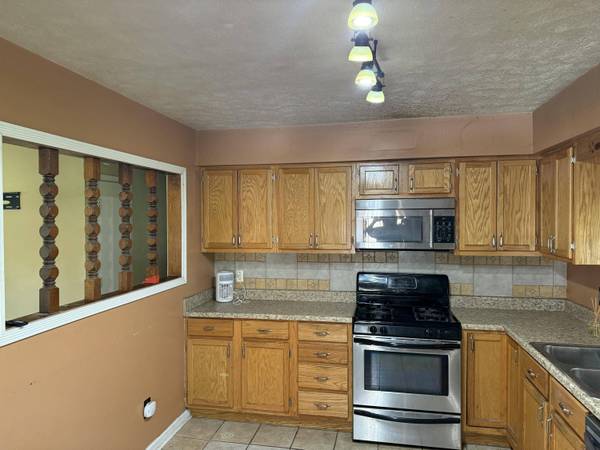 511 Pinewood Drive, Nicholasville, KY 40356