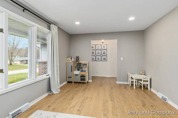 2004 Brunsink NE Drive, Grand Rapids, MI 49503