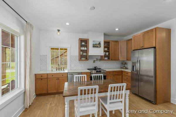 3670 Hunters Creek Drive, Hamilton, MI 49419