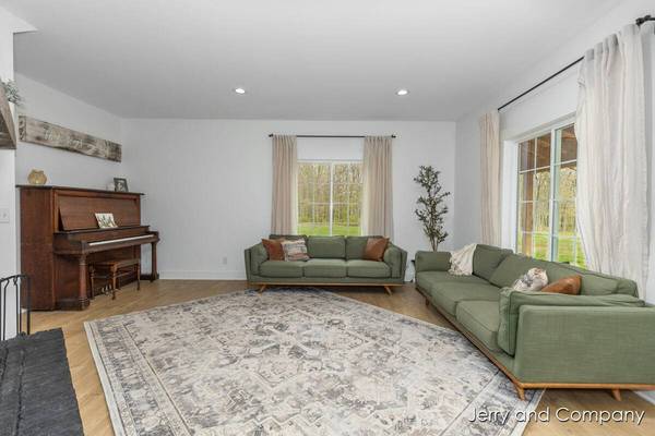 3670 Hunters Creek Drive, Hamilton, MI 49419