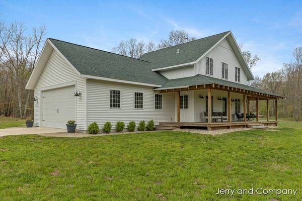 3670 Hunters Creek Drive, Hamilton, MI 49419