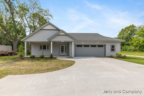 2076 W Lakewood Boulevard, Holland, MI 49424