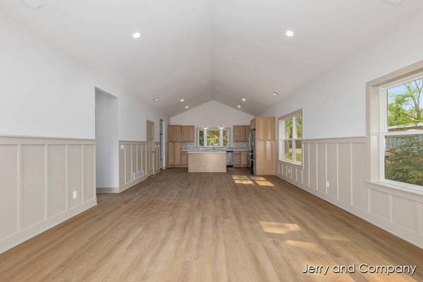 2076 W Lakewood Boulevard, Holland, MI 49424