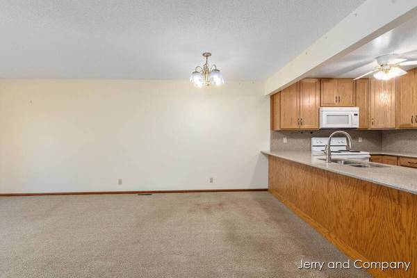 313 Maple Creek Court, Holland, MI 49423