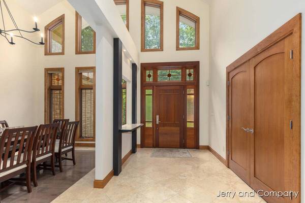 16941 Shore Oaks East Lane, Holland, MI 49424