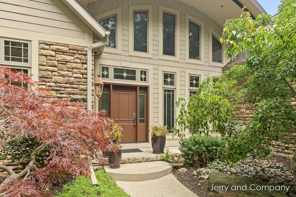 16941 Shore Oaks East Lane, Holland, MI 49424