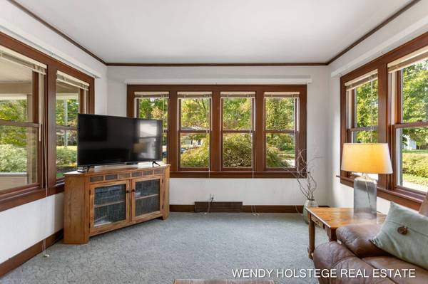 655 Lugers Road, Holland, MI 49423