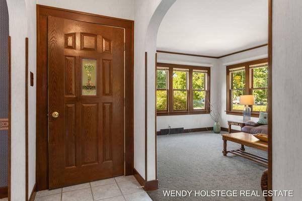 655 Lugers Road, Holland, MI 49423