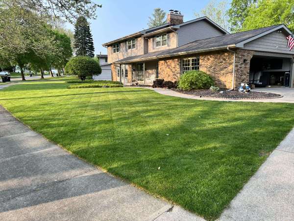 160 Sorrento Drive, Holland, MI 49423