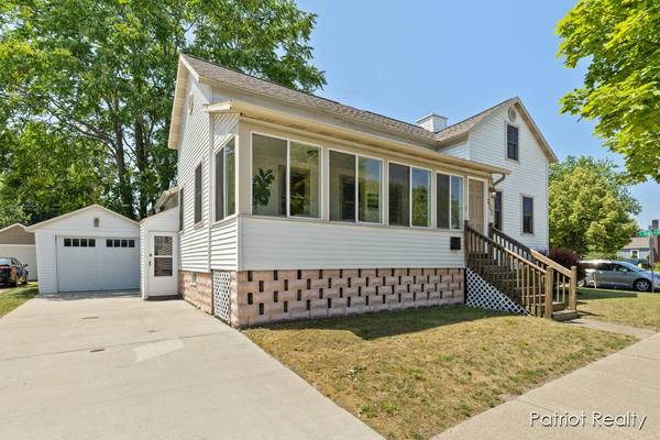 602 Jackson Street, Grand Haven, MI 49417