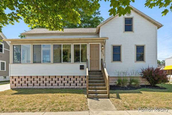 602 Jackson Street, Grand Haven, MI 49417