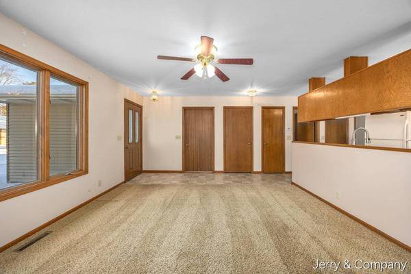 948 Laketown Drive, Holland, MI 49423