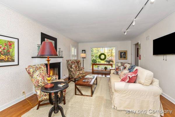 15 W 25th Street, Holland, MI 49423