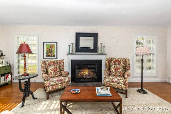 15 W 25th Street, Holland, MI 49423