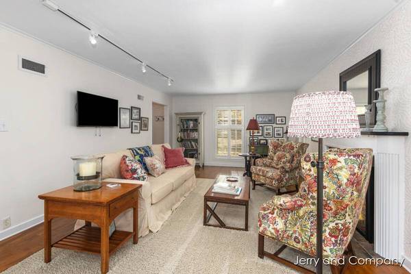 15 W 25th Street, Holland, MI 49423